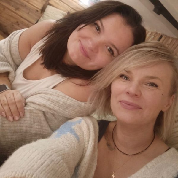 Ewelina i Kasia – twórczynie marki Khoelie